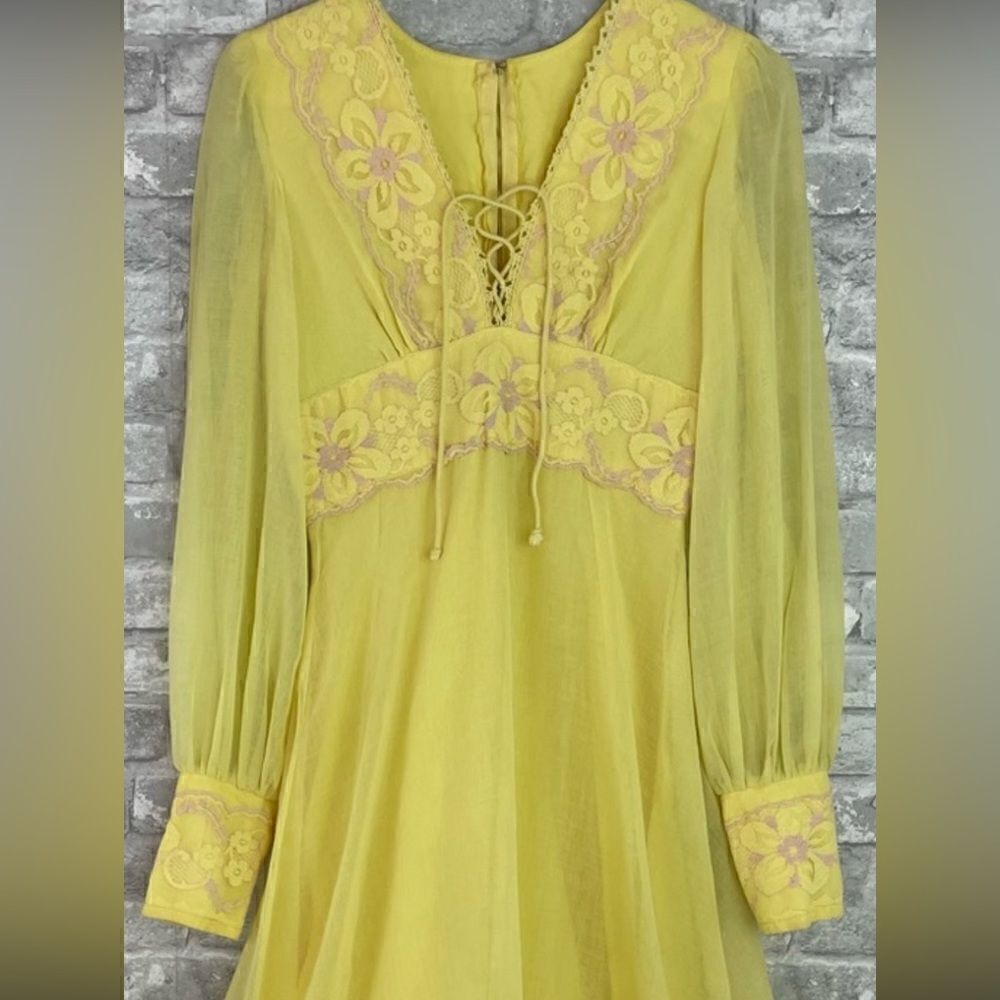 Vintage 1970s Pastel Yellow Maxi Dress - Picture 12 of 15
